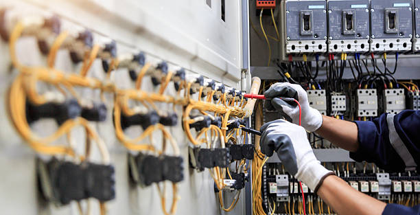 Professional Electrician technician working in Grinnell, IA